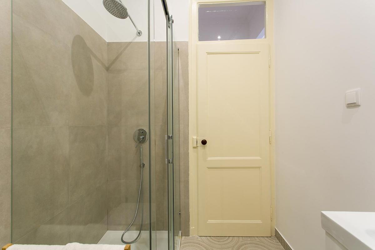 Lovelystay - Cozy 3Bdr Apartment In Estrela Lisboa Dış mekan fotoğraf